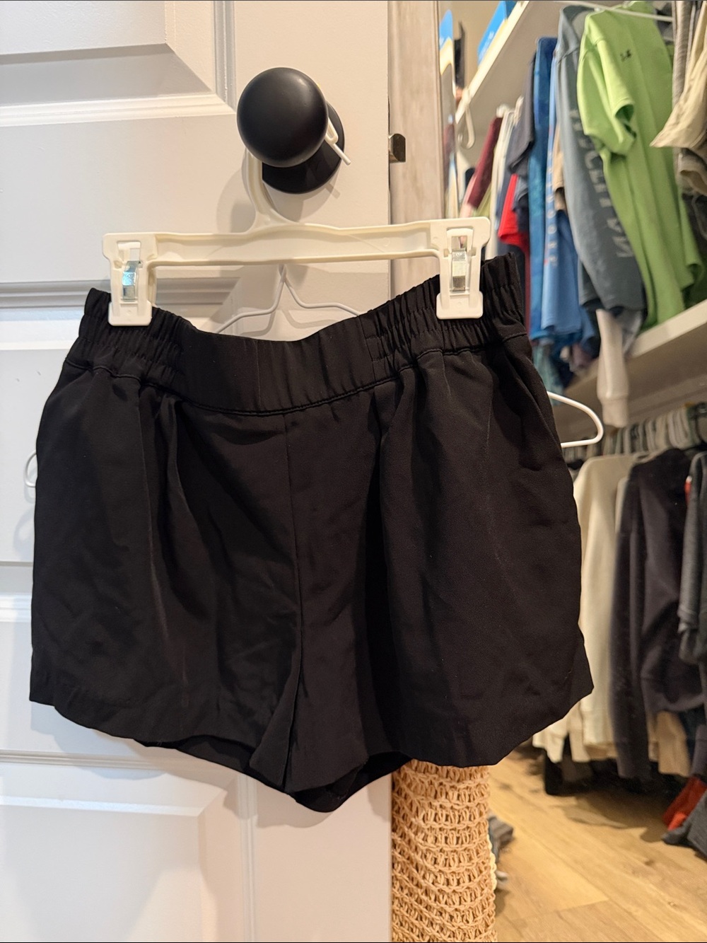 Forever 21 Black Elastic-Waist Shorts